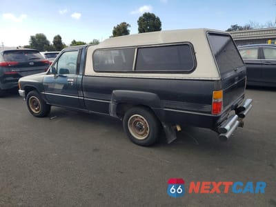Drugie zdjęcie samochodu z przodu: 1987 TOYOTA PICKUP 1/2 TON RN55 DLX VIN:JT4RN55D7H0242751 - miniatura