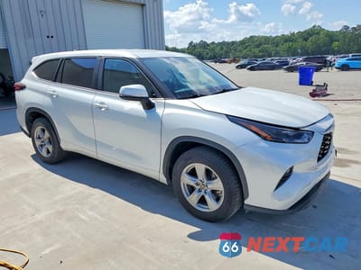 Czwarte zdjęcie samochodu z boku: 2023 TOYOTA HIGHLANDER LE VIN:5TDKDRAH6PS504629 - miniatura