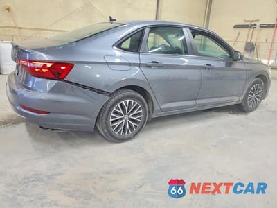 Trzecie zdjęcie samochodu z tyłu: 2021 VOLKSWAGEN JETTA S VIN:3VWC57BU7MM002898 - miniatura