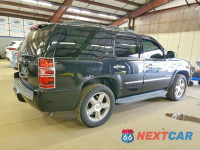 Trzecie zdjęcie samochodu z tyłu: 2013 CHEVROLET TAHOE K1500 LTZ VIN:1GNSKCE06DR377826 - miniatura