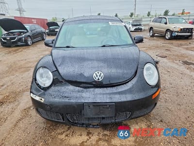 Piąte zdjęcie samochodu w środku: 2010 VOLKSWAGEN NEW BEETLE VIN:3VWRG3AG5AM033670 - miniatura