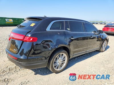 Trzecie zdjęcie samochodu z tyłu: 2017 LINCOLN MKT VIN:2LMHJ5AT5HBL01279 - miniatura