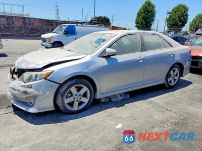 2014 TOYOTA CAMRY SE 4T1BF1FK6EU816518 - główne zdjęcie licytacji z USA - miniatura