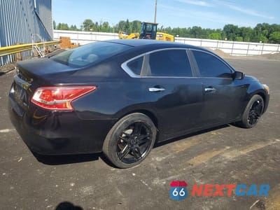 Trzecie zdjęcie samochodu z tyłu: 2013 NISSAN ALTIMA 2.5 VIN:1N4AL3AP2DN572498 - miniatura