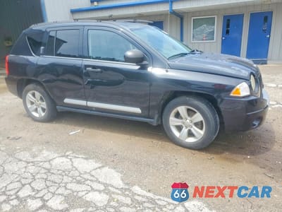 Czwarte zdjęcie samochodu z boku: 2009 JEEP COMPASS LIMITED VIN:1J8FT57B59D209996 - miniatura