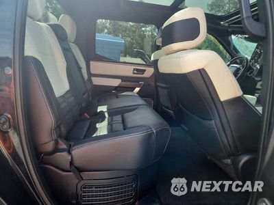 Zdjęcie 10 z 13 samochodu: 2023 TOYOTA TUNDRA CREWMAX CAPSTONE VIN:5TFVC5DBXPX023891 - miniatura