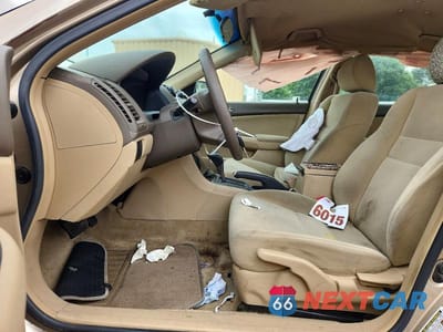Zdjęcie 7 z 12 samochodu: 2006 HONDA ACCORD VALUE VIN:1HGCM561X6A053937 - miniatura