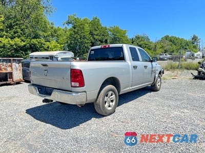 Czwarte zdjęcie samochodu z boku: 2019 RAM 1500 CLASSIC TRADESMAN VIN:1C6RR7FTXKS553776 - miniatura