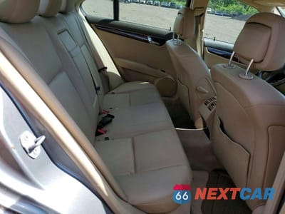 Zdjęcie 10 z 12 samochodu: 2010 MERCEDES-BENZ C 300 4MATIC VIN:WDDGF8BB8AR120495 - miniatura