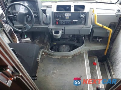 Zdjęcie 8 z 13 samochodu: 2013 ISUZU NPR HD - DELIVERY VAN VIN:JALB4T170D7W01673 - miniatura