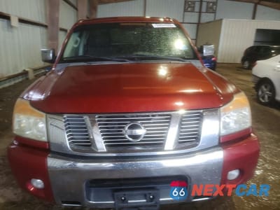 Piąte zdjęcie samochodu w środku: 2015 NISSAN TITAN SV VIN:1N6AA0EDXFN514573 - miniatura