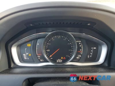 Zdjęcie 9 z 13 samochodu: 2017 VOLVO XC60 T5 DYNAMIC VIN:YV440MDR8H2225720 - miniatura