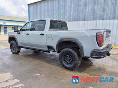Drugie zdjęcie samochodu z przodu: 2025 GMC SIERRA K2500 AT4X VIN:1GT4UZEY0SF295657 - miniatura