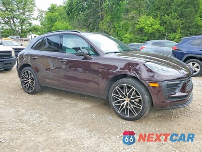 Czwarte zdjęcie samochodu z boku: 2024 PORSCHE MACAN BASE VIN:WP1AA2A5XRLB20440 - miniatura
