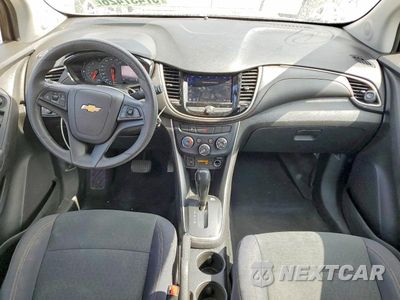 Zdjęcie 8 z 13 samochodu: 2020 CHEVROLET TRAX LS VIN:3GNCJKSB0LL333804 - miniatura