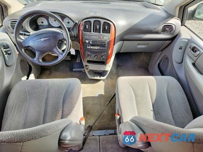 Zdjęcie 8 z 14 samochodu: 2005 CHRYSLER TOWN & COUNTRY LX VIN:2C4GP44R95R255799 - miniatura