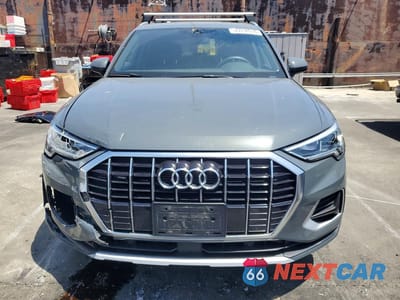 Piąte zdjęcie samochodu w środku: 2020 AUDI Q3 PREMIUM PLUS VIN:WA1BECF39L1062261 - miniatura