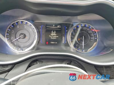 Zdjęcie 9 z 12 samochodu: 2015 CHRYSLER 200 C VIN:1C3CCCCB2FN629181 - miniatura