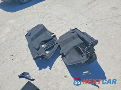 Zdjęcie 12 z 13 samochodu: 2025 AUDI A8 L VIN:WAULDAF8XSN004287 - miniatura