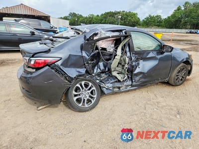 Trzecie zdjęcie samochodu z tyłu: 2019 TOYOTA YARIS LE VIN:3MYDLBYV5KY528261 - miniatura