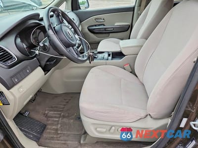 Zdjęcie 7 z 13 samochodu: 2018 KIA SEDONA LX VIN:KNDMB5C16J6348607 - miniatura