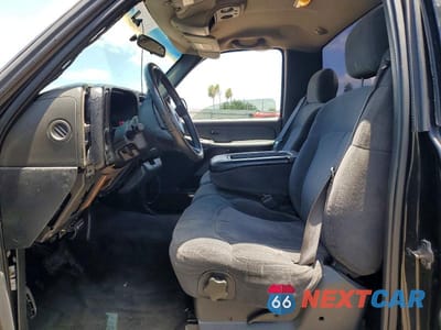 Zdjęcie 7 z 12 samochodu: 2000 CHEVROLET SILVERADO K1500 VIN:1GCEK14T7YZ362666 - miniatura