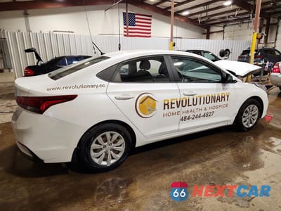 Trzecie zdjęcie samochodu z tyłu: 2019 HYUNDAI ACCENT SE VIN:3KPC24A38KE053000 - miniatura