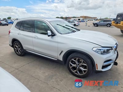 Czwarte zdjęcie samochodu z boku: 2021 BMW X3 XDRIVE30I VIN:5UXTY5C06M9H70558 - miniatura
