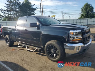 Czwarte zdjęcie samochodu z boku: 2016 CHEVROLET SILVERADO K1500 LT VIN:1GCVKREC7GZ340274 - miniatura