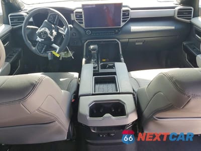 Zdjęcie 8 z 12 samochodu: 2025 TOYOTA TUNDRA LIMITED VIN:5TFWA5DB0SX310790 - miniatura