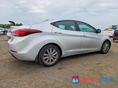 Trzecie zdjęcie samochodu z tyłu: 2016 HYUNDAI ELANTRA SE VIN:5NPDH4AE1GH661352 - miniatura