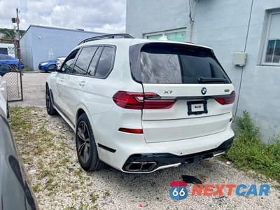 Trzecie zdjęcie samochodu z tyłu: 2022 BMW X7 XDRIVE50I VIN:5UXCX6C08N9K31043 - miniatura