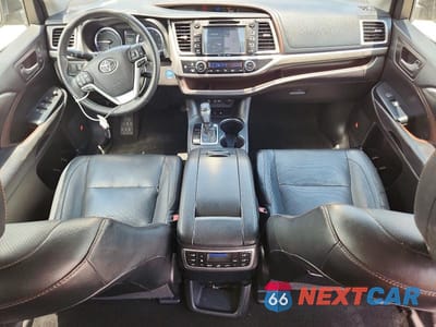 Zdjęcie 8 z 13 samochodu: 2019 TOYOTA HIGHLANDER HYBRID LIMITED PLATINUM VIN:5TDDGRFH3KS054746 - miniatura
