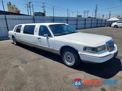 Czwarte zdjęcie samochodu z boku: 1990 LINCOLN TOWN CAR VIN:1LNCM81F4LY774661 - miniatura