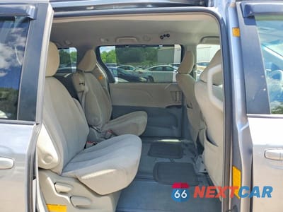Zdjęcie 11 z 13 samochodu: 2011 TOYOTA SIENNA LE VIN:5TDKK3DC2BS171079 - miniatura