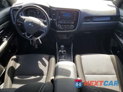 Zdjęcie 8 z 13 samochodu: 2018 MITSUBISHI OUTLANDER SE VIN:JA4AZ3A39JZ031226 - miniatura