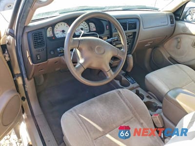 Zdjęcie 8 z 12 samochodu: 2003 TOYOTA TACOMA XTRACAB PRERUNNER VIN:5TESM92NX3Z170509 - miniatura