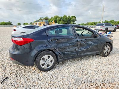 Trzecie zdjęcie samochodu z tyłu: 2015 KIA FORTE LX VIN:KNAFK4A61F5405601 - miniatura