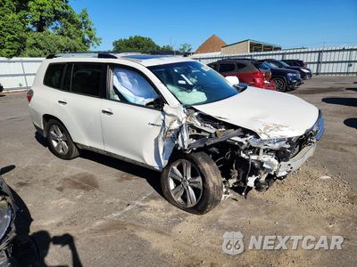 Czwarte zdjęcie samochodu z boku: 2013 TOYOTA HIGHLANDER LIMITED VIN:5TDDK3EH3DS264148 - miniatura