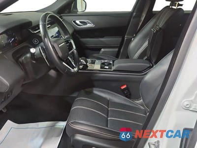 Piąte zdjęcie samochodu w środku: 2022 LAND ROVER RANGE ROVER VELAR S VIN:SALYJ2EX5NA342054 - miniatura