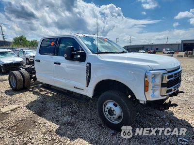 Czwarte zdjęcie samochodu z boku: 2025 FORD F350 SUPER DUTY VIN:1FT8W3DT6SEC97983 - miniatura