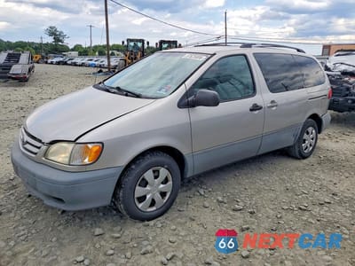 2002 TOYOTA SIENNA CE 4T3ZF19C22U482543 - główne zdjęcie licytacji z USA - miniatura