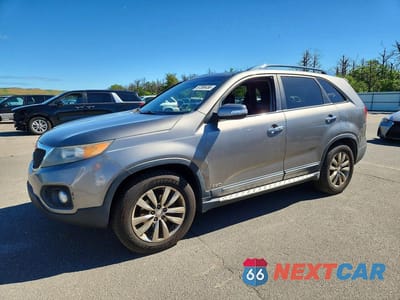 2011 KIA SORENTO EX 5XYKUDA25BG179119 - główne zdjęcie licytacji z USA - miniatura