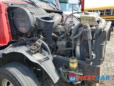 Zdjęcie 7 z 10 samochodu: 2006 VOLVO VN VNL VIN:4V4NC9GH96N396801 - miniatura