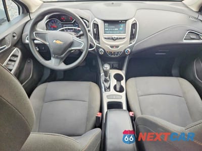 Zdjęcie 8 z 12 samochodu: 2018 CHEVROLET CRUZE LS VIN:1G1BC5SM8J7159315 - miniatura