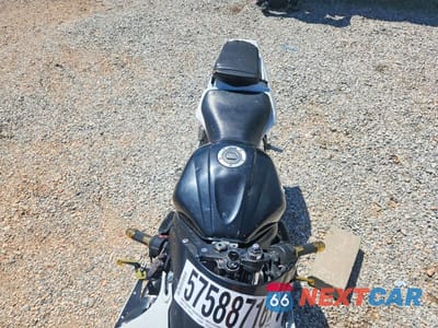 Piąte zdjęcie samochodu w środku: 2005 YAMAHA YZFR6 L VIN:JYARJ06Y75A005095 - miniatura
