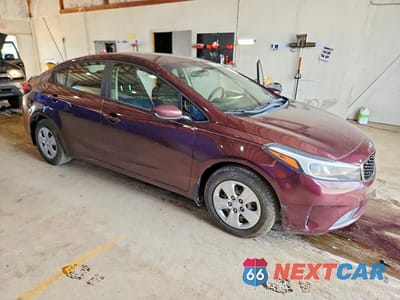 Czwarte zdjęcie samochodu z boku: 2017 KIA FORTE VIN:3KPFK4A73HE118070 - miniatura