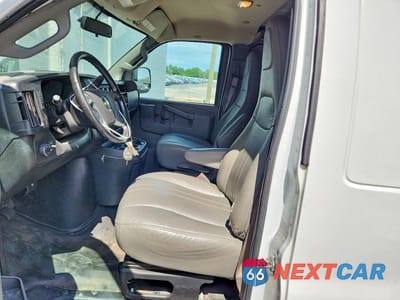 Zdjęcie 7 z 13 samochodu: 2019 CHEVROLET EXPRESS G2500 VIN:1GCWGAFG3K1238292 - miniatura