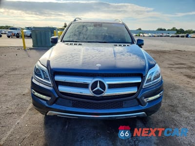 Piąte zdjęcie samochodu w środku: 2016 MERCEDES-BENZ GL 450 4MATIC VIN:4JGDF6EE8GA701201 - miniatura