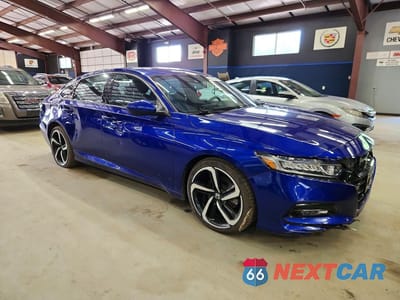 Czwarte zdjęcie samochodu z boku: 2018 HONDA ACCORD SPORT VIN:1HGCV1F33JA139705 - miniatura